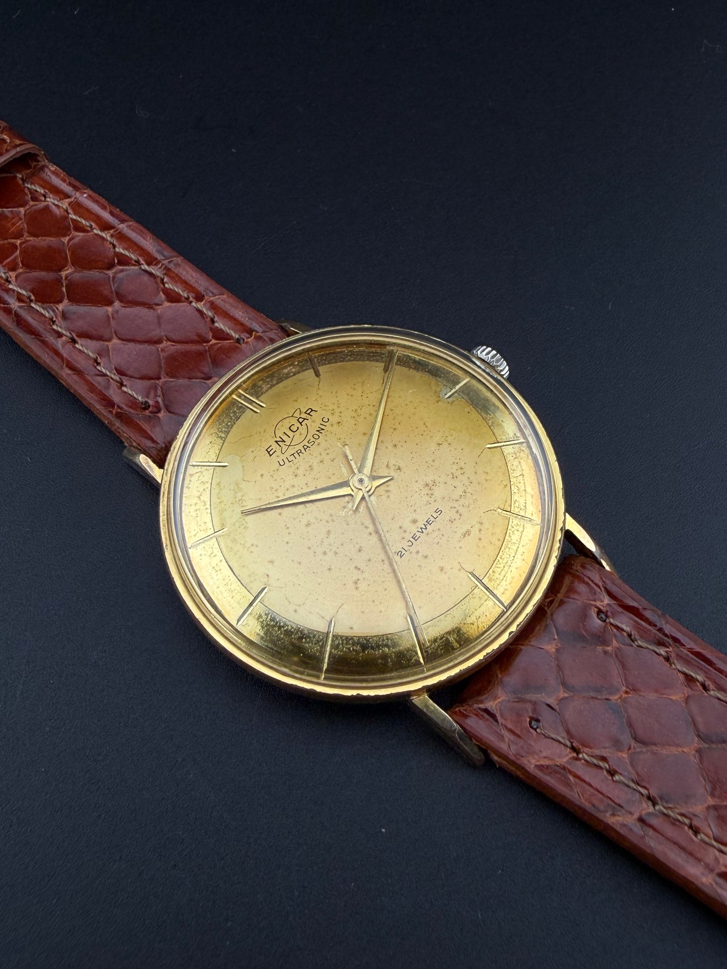 Reloj Enicar estilo polerouter