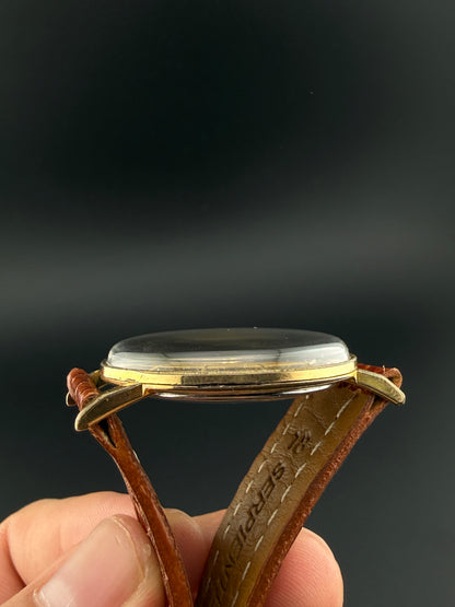 Reloj Enicar estilo polerouter