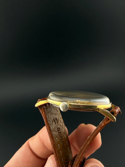 Reloj Enicar estilo polerouter