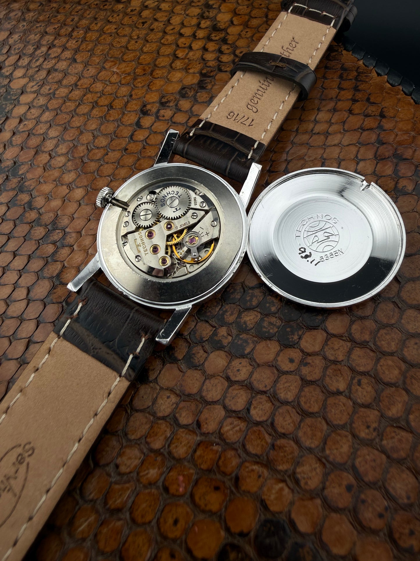 Technos suizo ojo de tigre